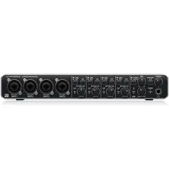 Interface de Áudio Behringer UMC404HD