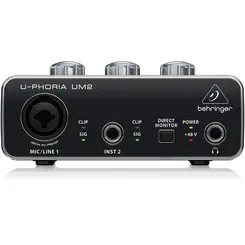 Interface de Áudio Behringer UM2